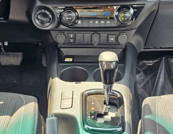 TOYOTA HILUX Image 7