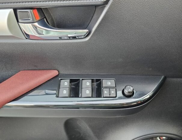 TOYOTA HILUX Image 2