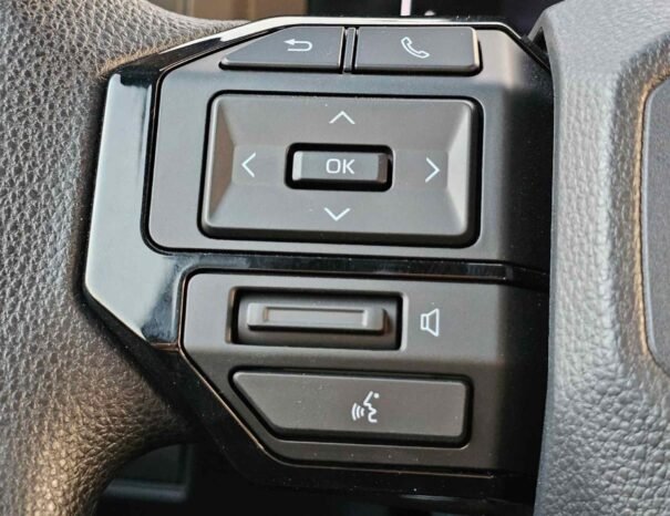 TOYOTA PRADO Image 6
