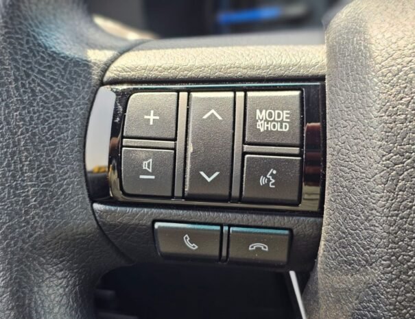 TOYOTA HILUX Image 9