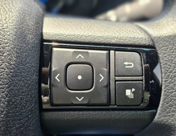 TOYOTA HILUX Image 10