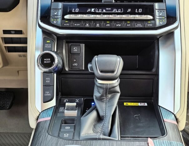 TOYOTA LANDCRUISER Image 5