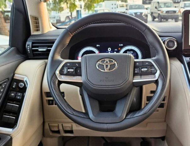 TOYOTA LANDCRUISER Image 6