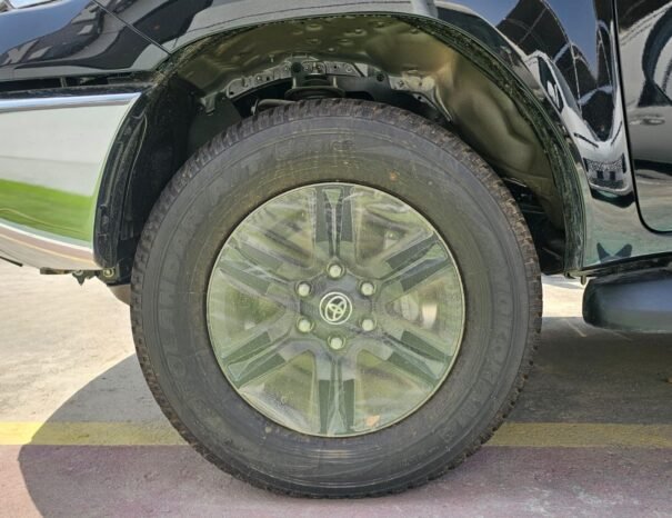 TOYOTA HILUX Image 12