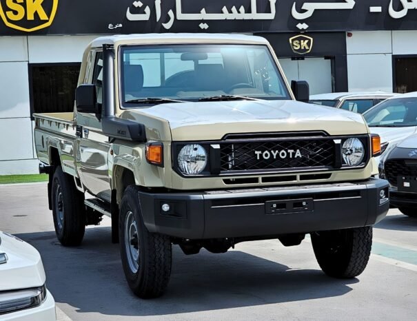 TOYOTA LAND CRUISER PICKUP Image 17