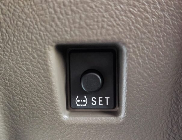 TOYOTA LANDCRUISER HARD-TOP Image 13