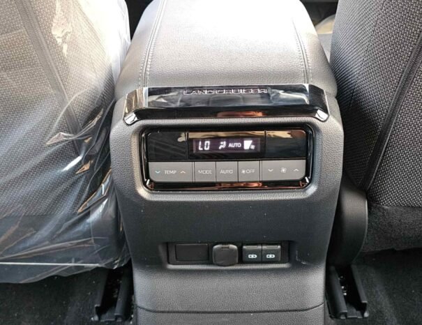 TOYOTA PRADO Image 12