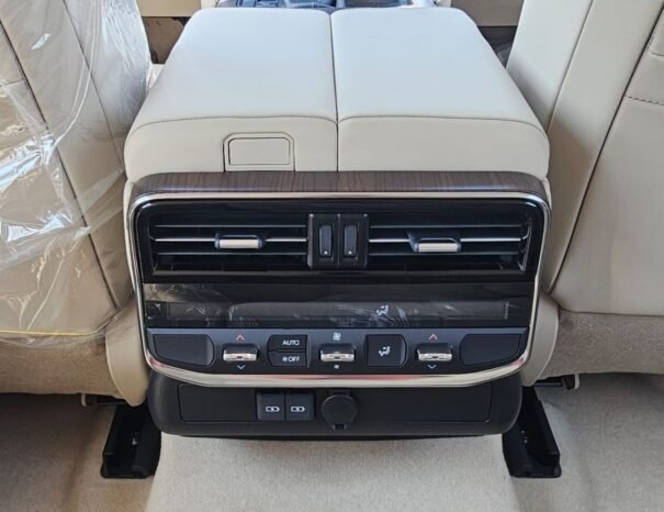TOYOTA LANDCRUISER Image 11