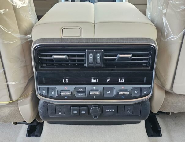TOYOTA LANDCRUISER Image 12