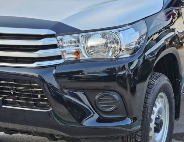 TOYOTA HILUX Image 20