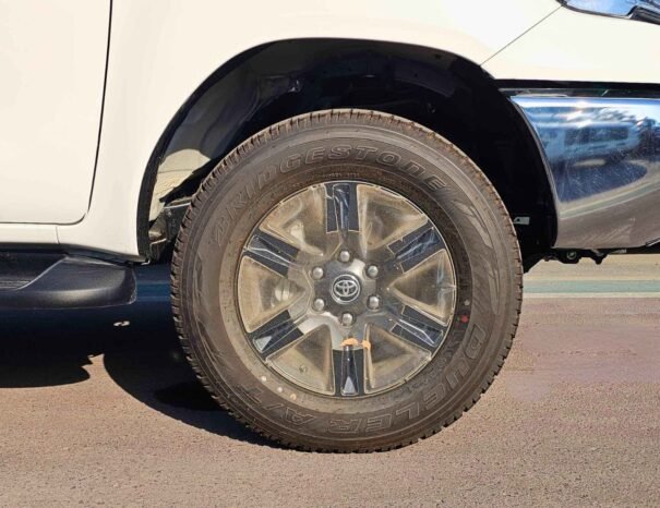TOYOTA HILUX Image 22