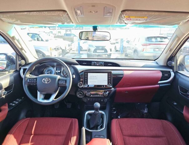 TOYOTA HILUX Image 3