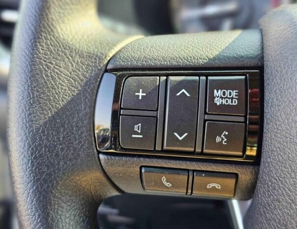 TOYOTA HILUX Image 9