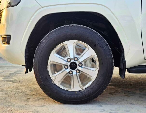 TOYOTA LANDCRUISER Image 23