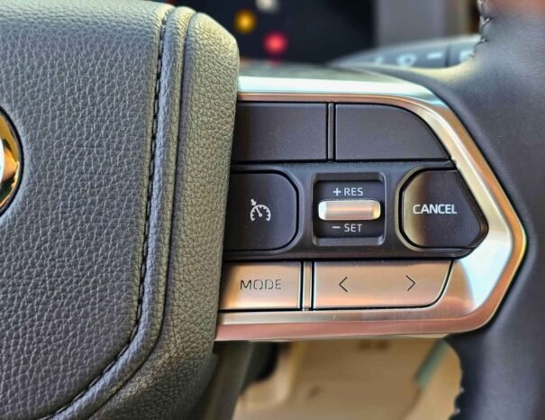 TOYOTA LANDCRUISER Image 5