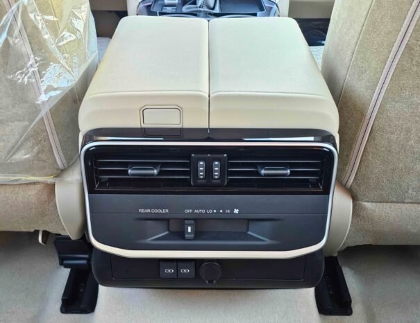 TOYOTA LANDCRUISER Image 11