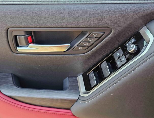 TOYOTA LANDCRUISER Image 10