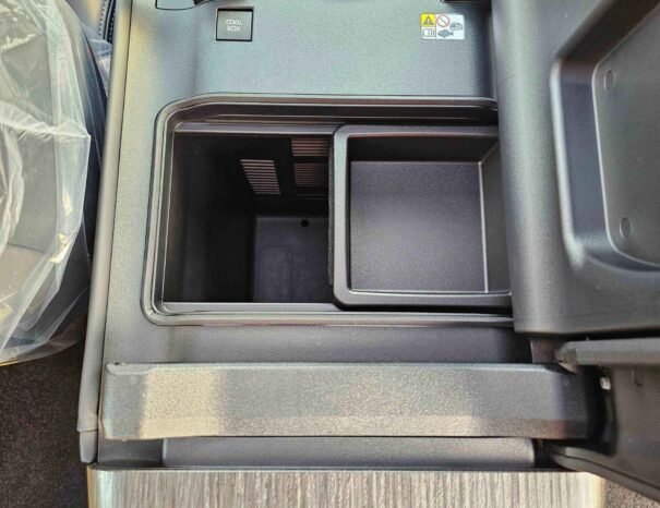 TOYOTA LANDCRUISER Image 12