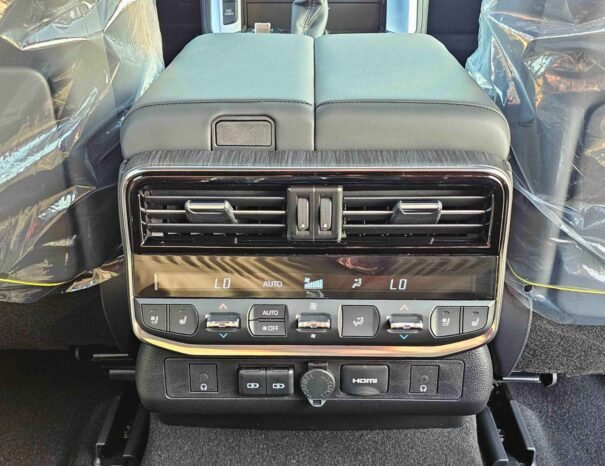 TOYOTA LANDCRUISER Image 13