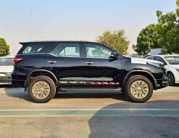 TOYOTA FORTUNER Image 15