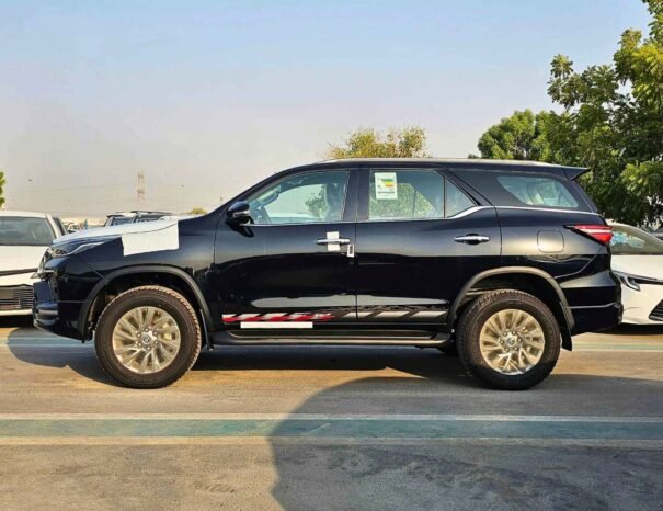 TOYOTA FORTUNER Image 16