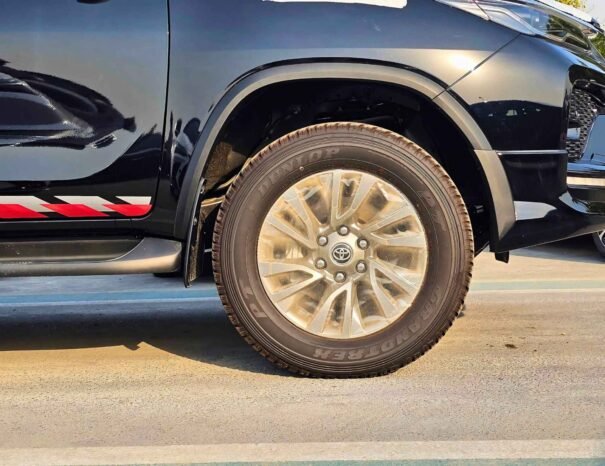 TOYOTA FORTUNER Image 23
