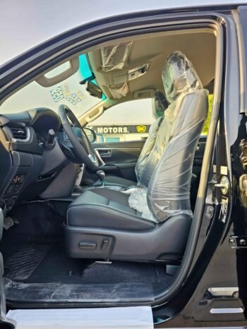 TOYOTA FORTUNER Image 13