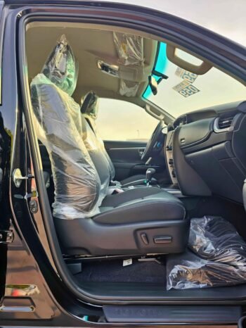 TOYOTA FORTUNER Image 12