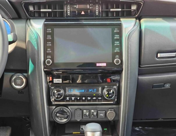 TOYOTA FORTUNER Image 5
