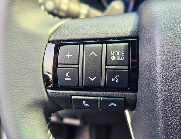 TOYOTA FORTUNER Image 9