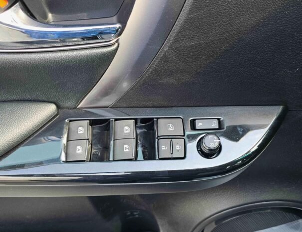 TOYOTA FORTUNER Image 11