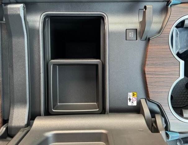 TOYOTA LANDCRUISER Image 4