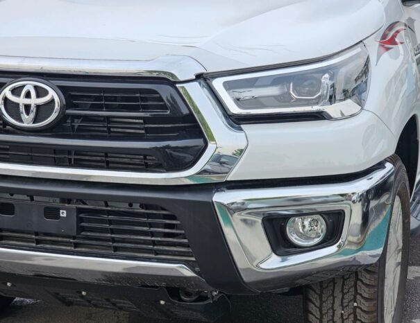 TOYOTA HILUX Image 23