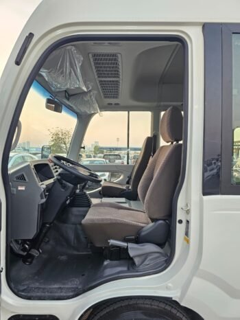 TOYOTA COASTER Image 11