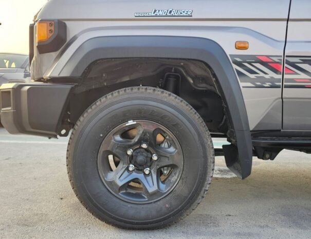 TOYOTA LANDCRUISER HARD-TOP Image 12