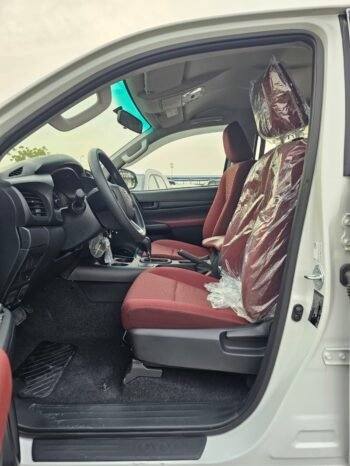 TOYOTA HILUX Image 9
