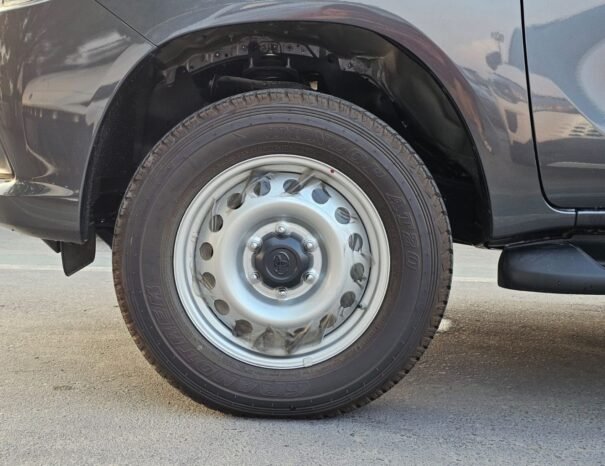 TOYOTA HILUX Image 11