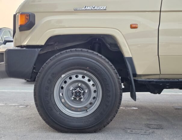 TOYOTA LANDCRUISER HARD-TOP Image 12