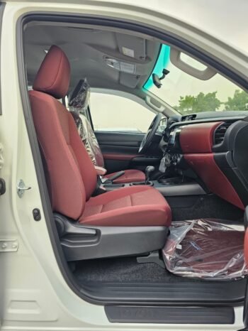 TOYOTA HILUX Image 8