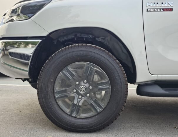 TOYOTA HILUX Image 25