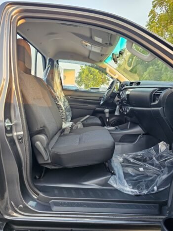 TOYOTA HILUX Image 2