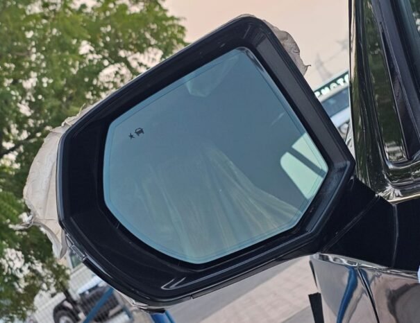CADILLAC ESCLADE Image 24