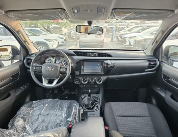 TOYOTA HILUX Image 3