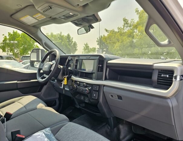 FORD F550 Image 16