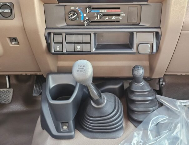 TOYOTA LANDCRUISER HARD-TOP Image 4