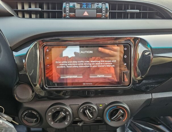 TOYOTA HILUX Image 4