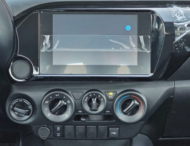TOYOTA HILUX Image 4