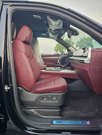 CADILLAC ESCLADE Image 27