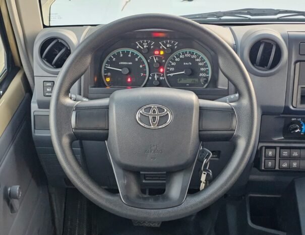 TOYOTA LANDCRUISER HARD-TOP Image 6