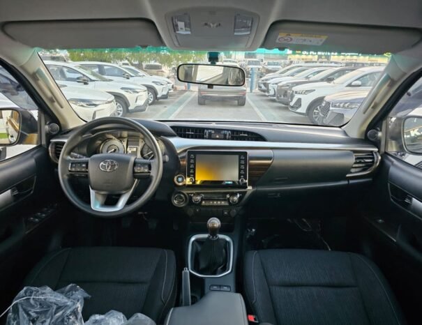 TOYOTA HILUX Image 4
